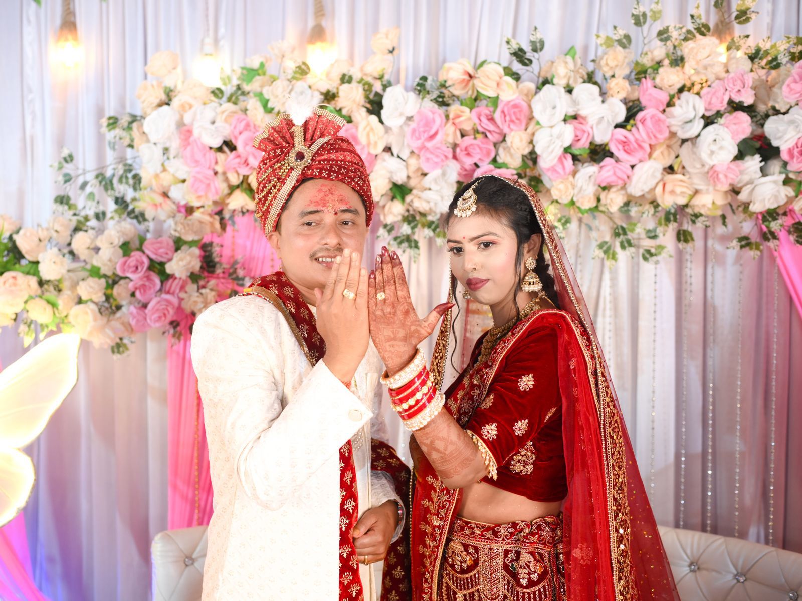 বিয়ের সাজ, এক জায়গায়